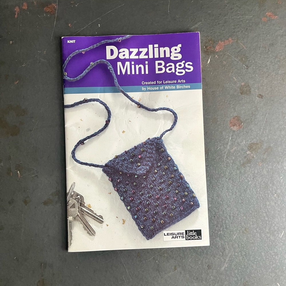 Set of 4 Knitting Books-beginner, mini bags, dog coats - Picture 13 of 14